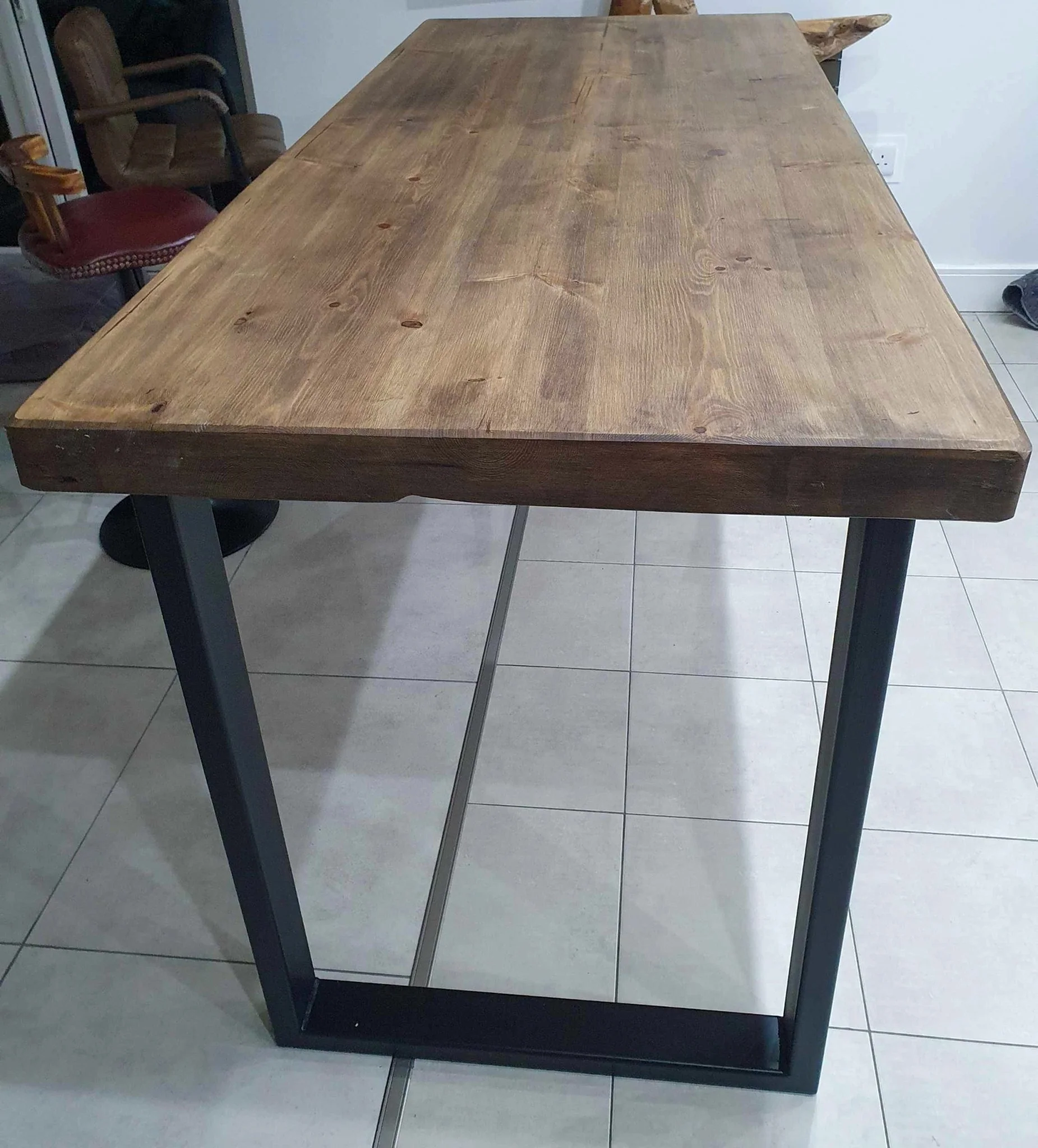 Chunky & Sturdy Breakfast Bar - Image 7